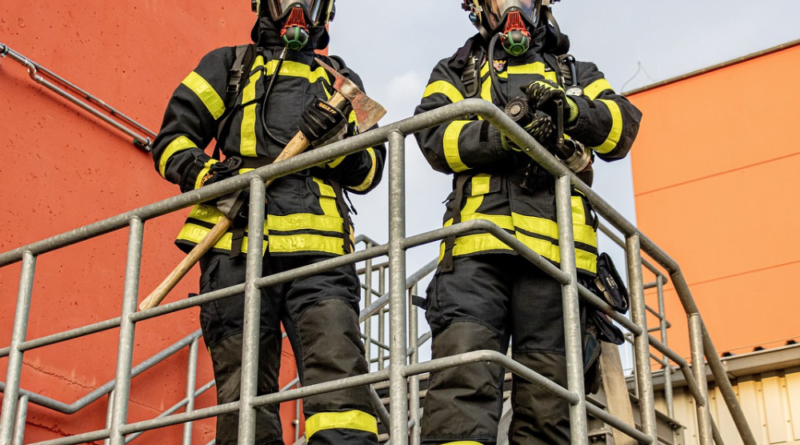 Changement de caserne : les pompiers bordelais défilent