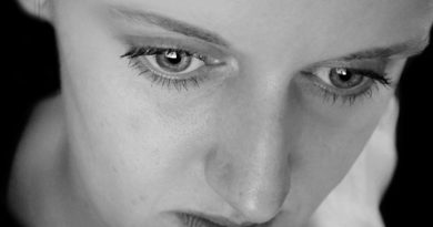 Augmentation des tentatives de suicide chez les jeunes femmes