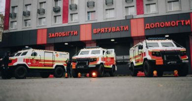En Ukraine, les civils et les secouristes victimes des engins explosifs